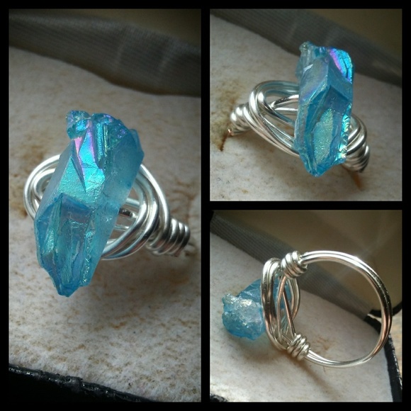 🌙💙Blue Rainbow Aura Quartz Ring - Picture 8 of 9